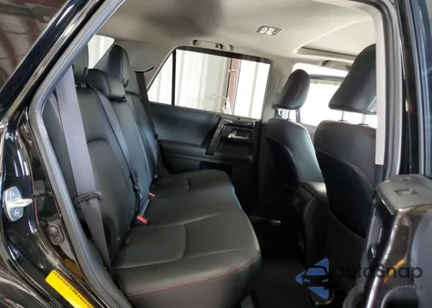 2021 Toyota 4Runner Venture from USA, damaged, VIN JTEHU5JR9M5888365